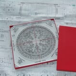 QiMag LoPan Kompass deutsche Beschriftung mit Zeichenschablone